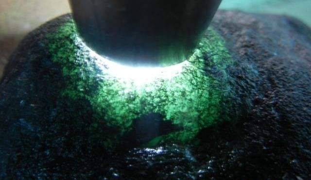 翡翠毛石基础知识图片翡翠毛石基础知识-第1张图片-翡翠网 翡翠毛石基础知识图片翡翠毛石基础知识-第1张图片-翡翠网