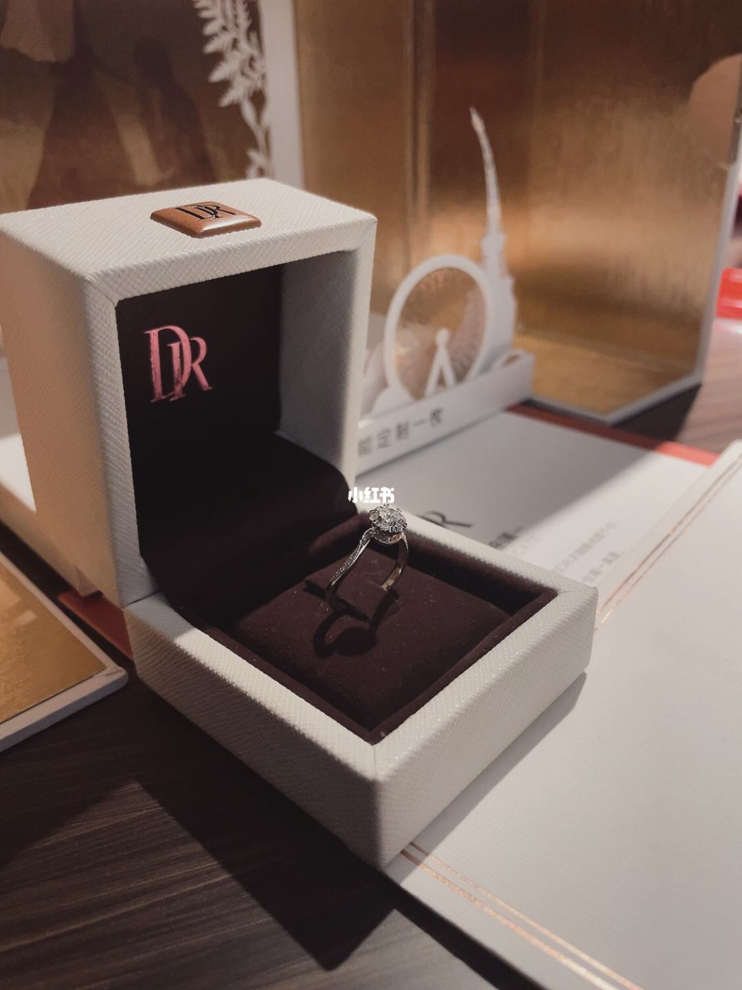 dr钻戒图片真实照dr钻戒拍照-第1张图片-翡翠网 dr钻戒图片真实照dr钻戒拍照-第1张图片-翡翠网