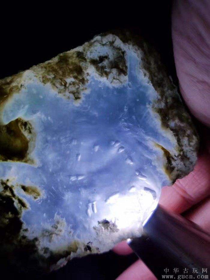 关于吉林玻璃种翡翠原石在哪的信息-第1张图片-翡翠网 关于吉林玻璃种翡翠原石在哪的信息-第1张图片-翡翠网