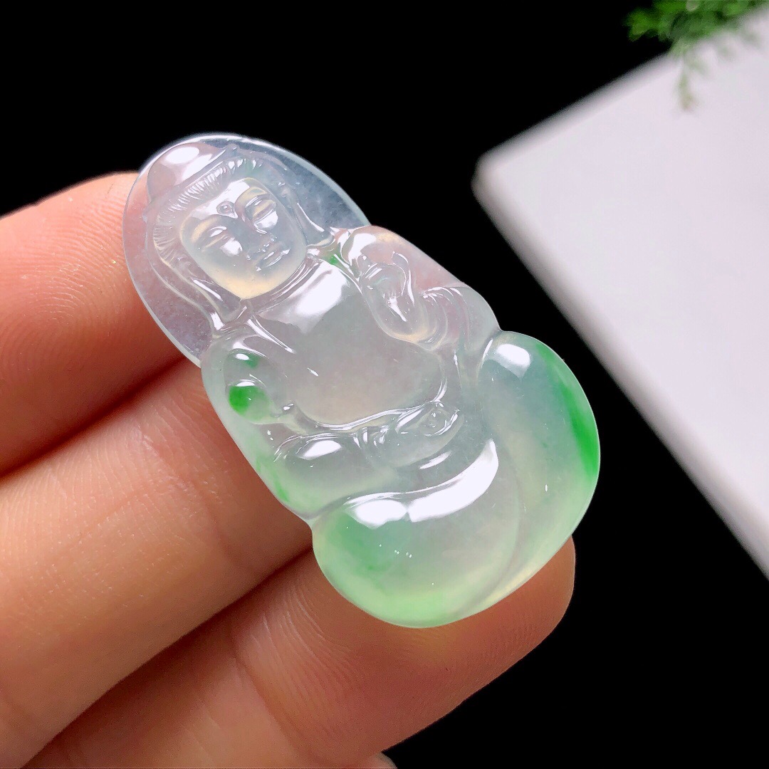 如何鉴定翡翠吊坠的真假识别翡翠怎么鉴定真假吊坠-第2张图片-翡翠网 如何鉴定翡翠吊坠的真假识别翡翠怎么鉴定真假吊坠-第2张图片-翡翠网