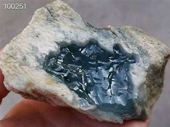 翡翠原石的开采,翡翠原石的开采方式-第1张图片-翡翠网 翡翠原石的开采,翡翠原石的开采方式-第1张图片-翡翠网