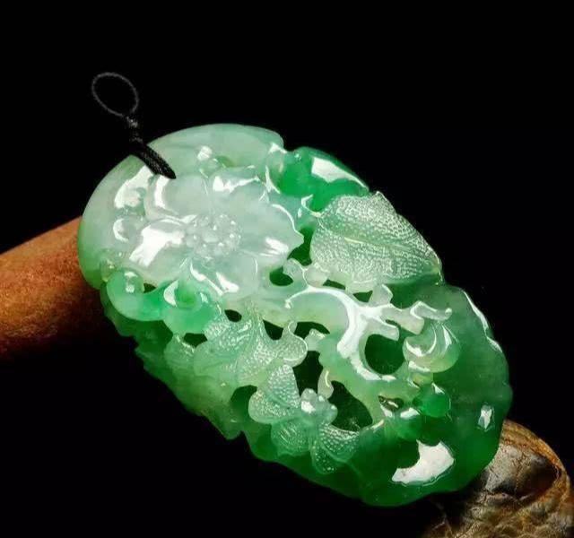 抖音最火翡翠原石舞蹈,抖音翡翠原石直播-第1张图片-翡翠网 抖音最火翡翠原石舞蹈,抖音翡翠原石直播-第1张图片-翡翠网