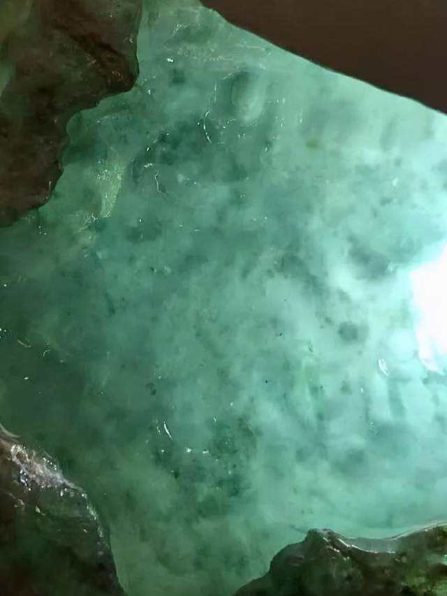 翡翠原石出售吧,翡翠原石出售-第1张图片-翡翠网 翡翠原石出售吧,翡翠原石出售-第1张图片-翡翠网