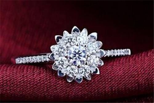 钻戒品牌性价比排名钻戒哪些品牌性价比高-第1张图片-翡翠网 钻戒品牌性价比排名钻戒哪些品牌性价比高-第1张图片-翡翠网