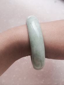 转卖翡翠手镯翡翠怎么转手卖-第2张图片-翡翠网 转卖翡翠手镯翡翠怎么转手卖-第2张图片-翡翠网