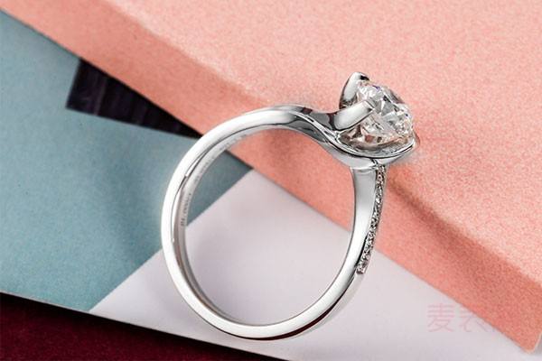 5000块钱买的钻戒值多少钱5000钻戒卖了值多少钱-第2张图片-翡翠网 5000块钱买的钻戒值多少钱5000钻戒卖了值多少钱-第2张图片-翡翠网