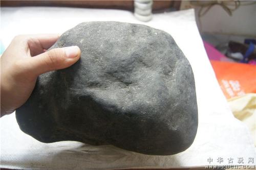 翡翠原石知识教程,翡翠原石鉴别新手入门视频教程-第1张图片-翡翠网 翡翠原石知识教程,翡翠原石鉴别新手入门视频教程-第1张图片-翡翠网