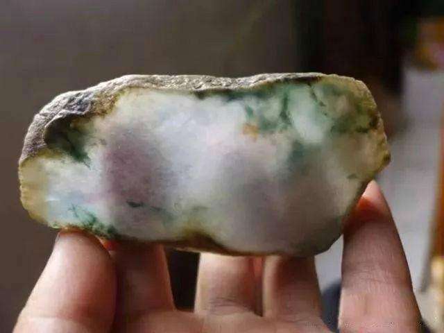 翡翠原石行话图片大全的简单介绍-第2张图片-翡翠网 翡翠原石行话图片大全的简单介绍-第2张图片-翡翠网