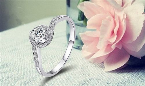 玫瑰金钻戒款式图片,钻戒款式图片-第1张图片-翡翠网 玫瑰金钻戒款式图片,钻戒款式图片-第1张图片-翡翠网