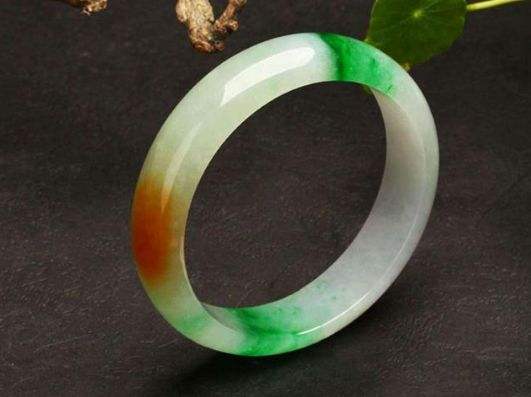 翡翠手镯纹理特征翡翠的结构纹理特征-第2张图片-翡翠网 翡翠手镯纹理特征翡翠的结构纹理特征-第2张图片-翡翠网