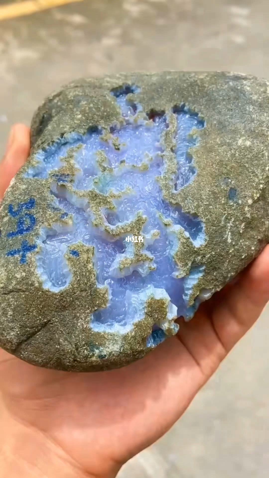 十分水翡翠原石,十分水翡翠原石内-第1张图片-翡翠网