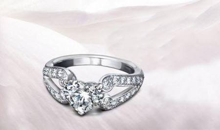 国内十大钻戒品牌都有哪些,国内十大钻戒品牌都有哪些品牌-第1张图片-翡翠网 国内十大钻戒品牌都有哪些,国内十大钻戒品牌都有哪些品牌-第1张图片-翡翠网