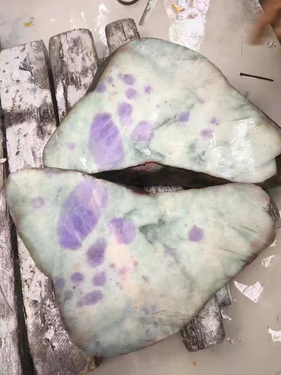 翡翠原石白棉,白灰皮翡翠原石-第1张图片-翡翠网 翡翠原石白棉,白灰皮翡翠原石-第1张图片-翡翠网