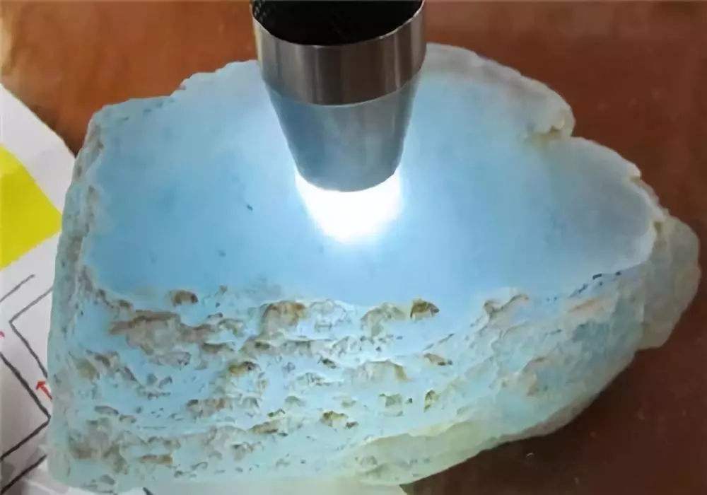 天然翡翠原石掉沙效果如何天然翡翠原石掉沙效果-第1张图片-翡翠网 天然翡翠原石掉沙效果如何天然翡翠原石掉沙效果-第1张图片-翡翠网