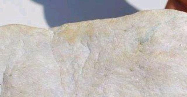 木那翡翠原石价格9.5公斤木那翡翠原石-第2张图片-翡翠网 木那翡翠原石价格9.5公斤木那翡翠原石-第2张图片-翡翠网