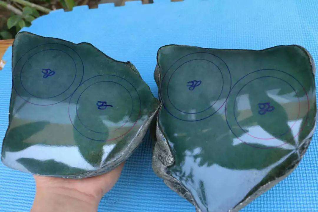 如何看翡翠有没有裂,翡翠原石泡水看裂-第1张图片-翡翠网 如何看翡翠有没有裂,翡翠原石泡水看裂-第1张图片-翡翠网