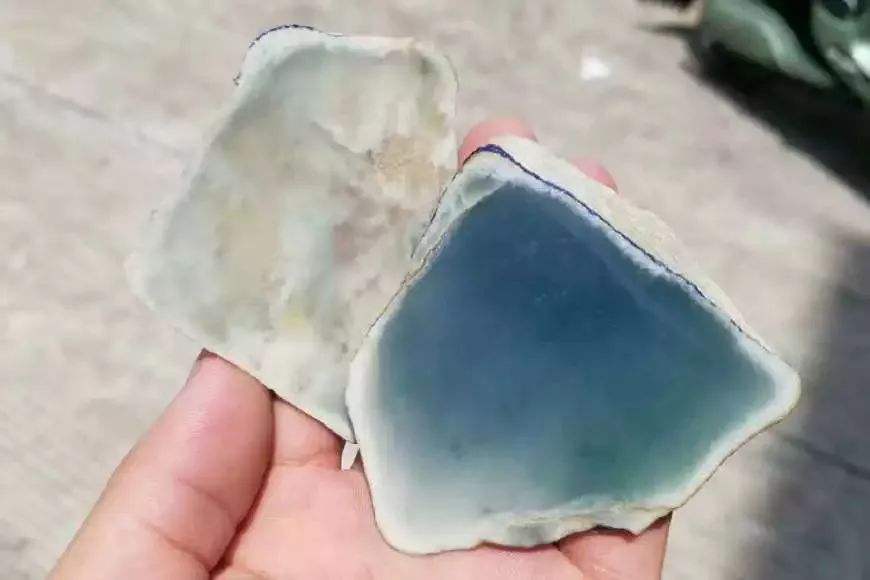 翡翠原石可以自己钻孔吗翡翠原石可以自己钻孔吗视频-第1张图片-翡翠网 翡翠原石可以自己钻孔吗翡翠原石可以自己钻孔吗视频-第1张图片-翡翠网