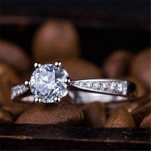 钻戒价格一般在多少钻戒价格怎么定的-第1张图片-翡翠网