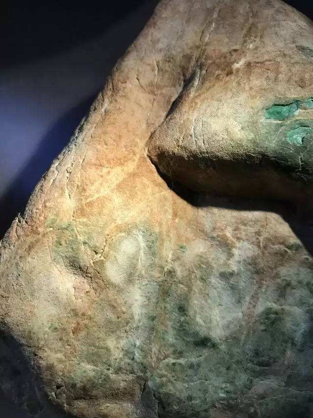 翡翠原石图片大全大图,翡翠原石皮壳图谱-第2张图片-翡翠网 翡翠原石图片大全大图,翡翠原石皮壳图谱-第2张图片-翡翠网