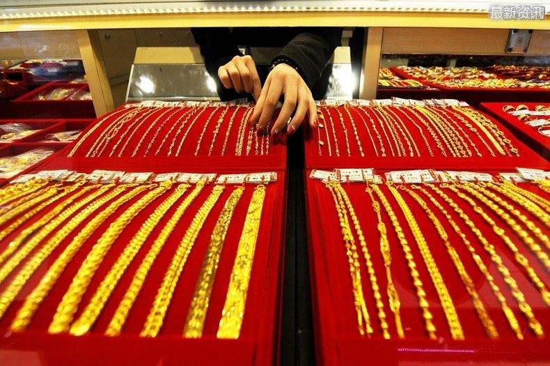 黄金首饰价格为什么比金价贵那么多,为什么黄金和黄金首饰的价格差别那么大?-第1张图片-翡翠网 黄金首饰价格为什么比金价贵那么多,为什么黄金和黄金首饰的价格差别那么大?-第1张图片-翡翠网