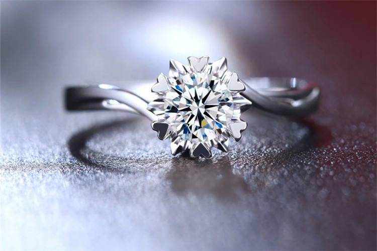钻戒图片真实照片高清钻戒图片真实照-第2张图片-翡翠网 钻戒图片真实照片高清钻戒图片真实照-第2张图片-翡翠网