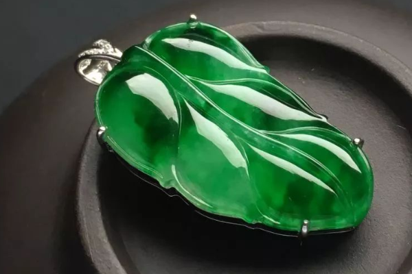 佩戴翡翠的知识有哪些佩戴翡翠的知识-第1张图片-翡翠网 佩戴翡翠的知识有哪些佩戴翡翠的知识-第1张图片-翡翠网