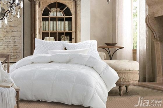 怎样鉴别蚕丝被是真正的蚕丝蚕丝被鉴别翡翠知识-第1张图片-翡翠网 怎样鉴别蚕丝被是真正的蚕丝蚕丝被鉴别翡翠知识-第1张图片-翡翠网