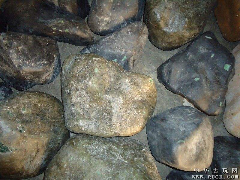 照翡翠原石照翡翠原石的灯叫什么灯-第1张图片-翡翠网 照翡翠原石照翡翠原石的灯叫什么灯-第1张图片-翡翠网