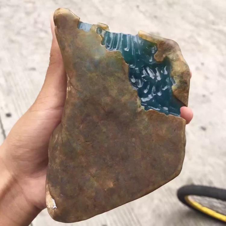 十年前买的翡翠现在值钱吗十年后的翡翠原石会涨吗-第1张图片-翡翠网