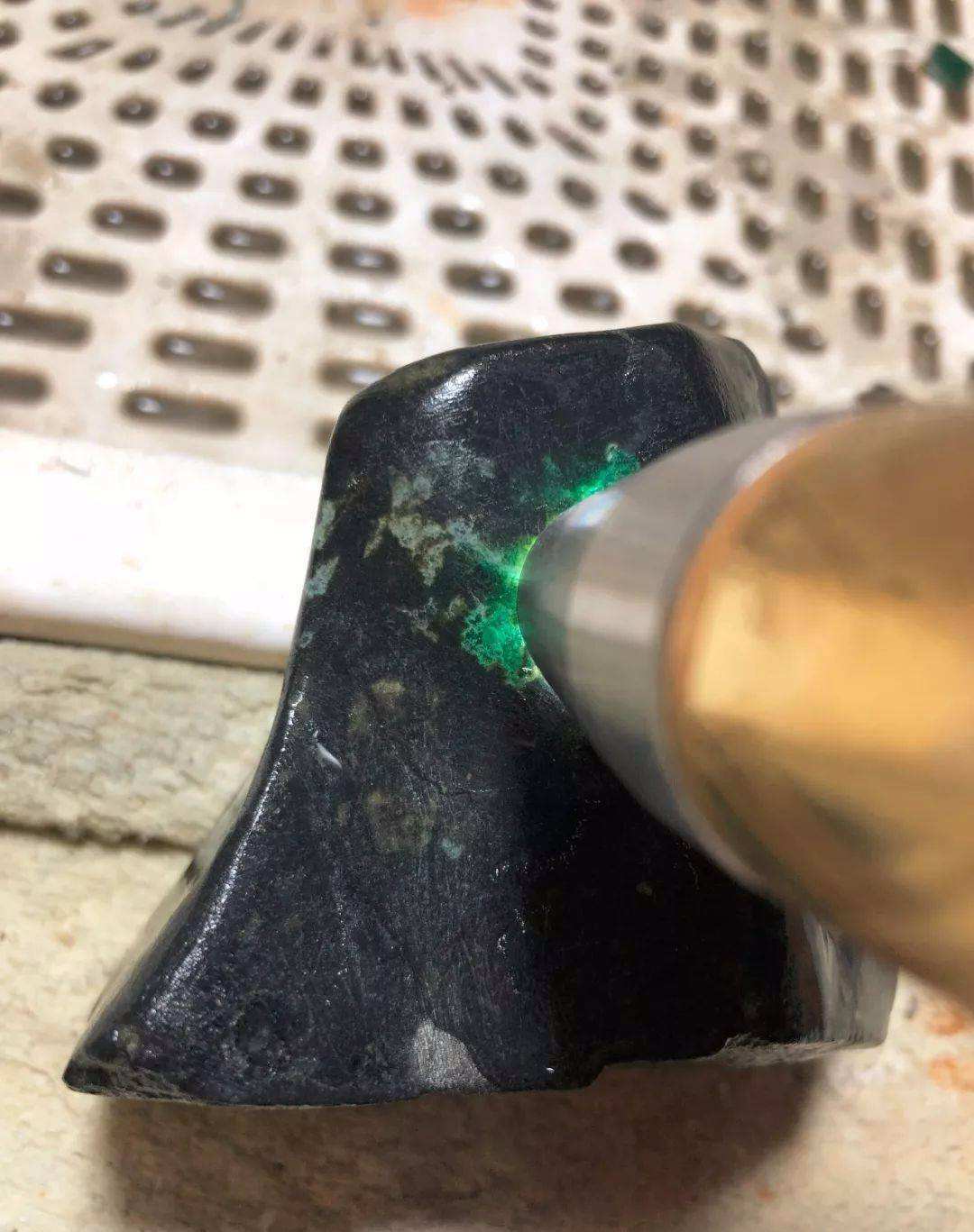 十年前买的翡翠现在值钱吗十年后的翡翠原石会涨吗-第2张图片-翡翠网