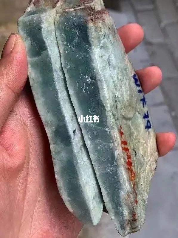 翡翠原石断口料好不好翡翠原石断口料-第2张图片-翡翠网 翡翠原石断口料好不好翡翠原石断口料-第2张图片-翡翠网