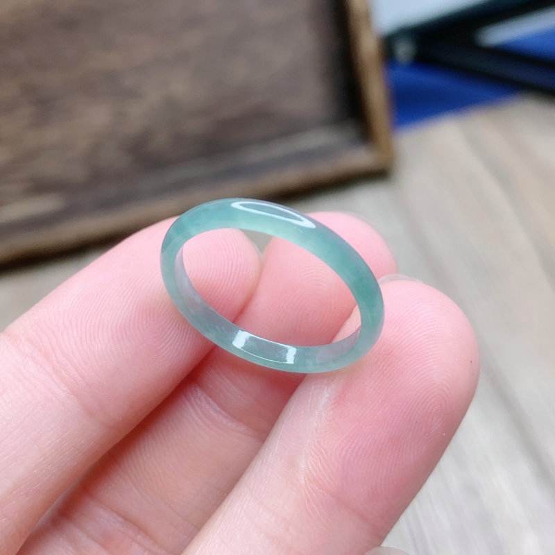 翡翠指环图片及价格表市面上翡翠指环是什么价格-第2张图片-翡翠网 翡翠指环图片及价格表市面上翡翠指环是什么价格-第2张图片-翡翠网