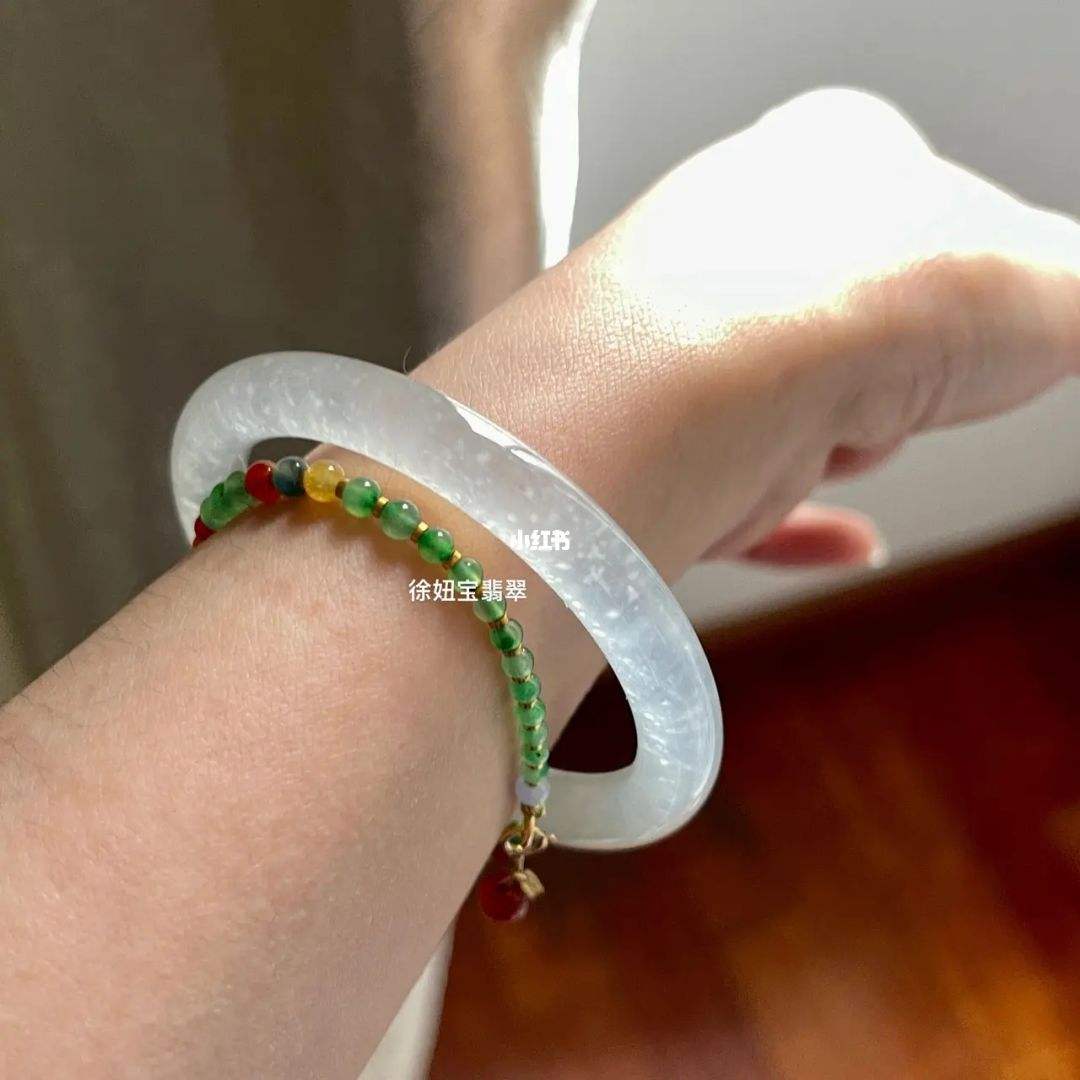雪花翡翠手镯图片大全雪花翡翠手镯图片大全大图-第1张图片-翡翠网 雪花翡翠手镯图片大全雪花翡翠手镯图片大全大图-第1张图片-翡翠网