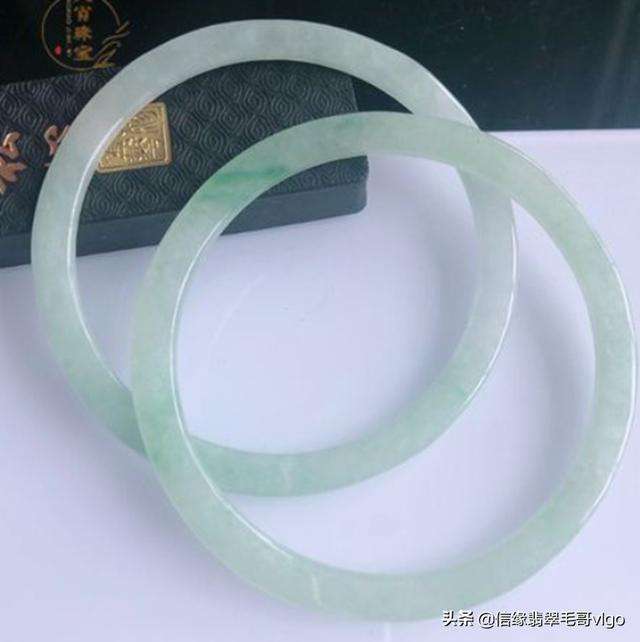 翡翠手镯佩戴可以经常替换吗,翡翠手镯佩戴可以经常替换吗图片-第1张图片-翡翠网 翡翠手镯佩戴可以经常替换吗,翡翠手镯佩戴可以经常替换吗图片-第1张图片-翡翠网