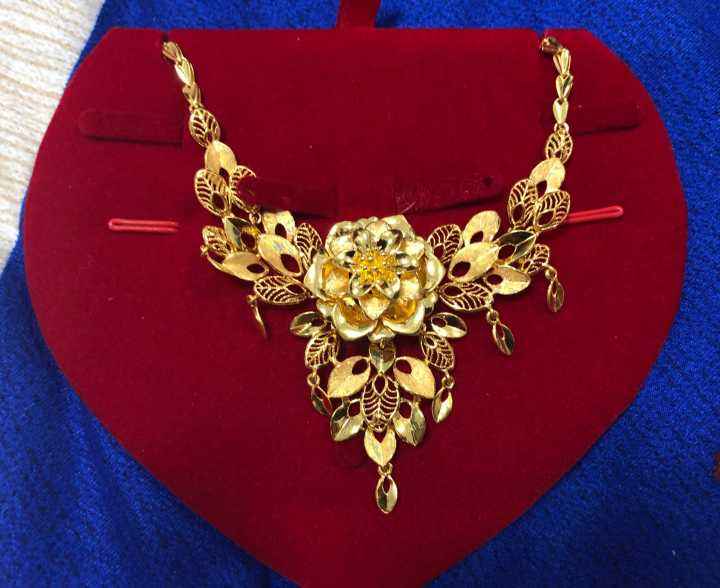 黄金首饰去哪里卖比较划算呢,黄金首饰去哪里卖比较划算-第2张图片-翡翠网 黄金首饰去哪里卖比较划算呢,黄金首饰去哪里卖比较划算-第2张图片-翡翠网