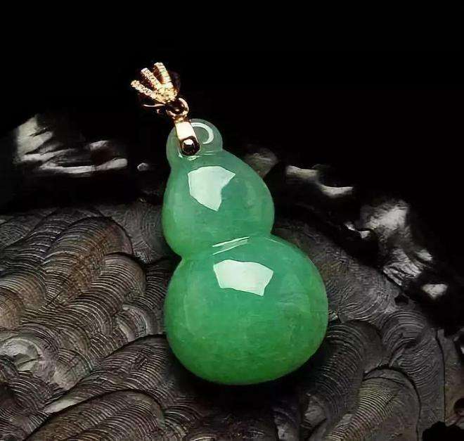 翡翠的一些专业知识认识翡翠专业知识-第2张图片-翡翠网 翡翠的一些专业知识认识翡翠专业知识-第2张图片-翡翠网