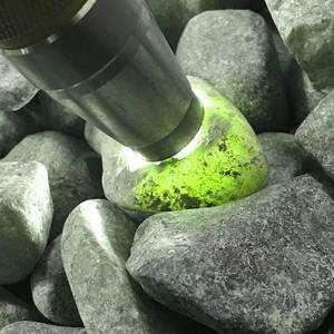 小的翡翠原石怎么加工小的翡翠原石-第1张图片-翡翠网 小的翡翠原石怎么加工小的翡翠原石-第1张图片-翡翠网