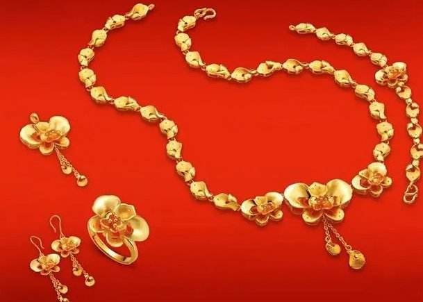 黄金首饰价格今日最新,黄金首饰价格今日最新价多少钱一克-第1张图片-翡翠网 黄金首饰价格今日最新,黄金首饰价格今日最新价多少钱一克-第1张图片-翡翠网