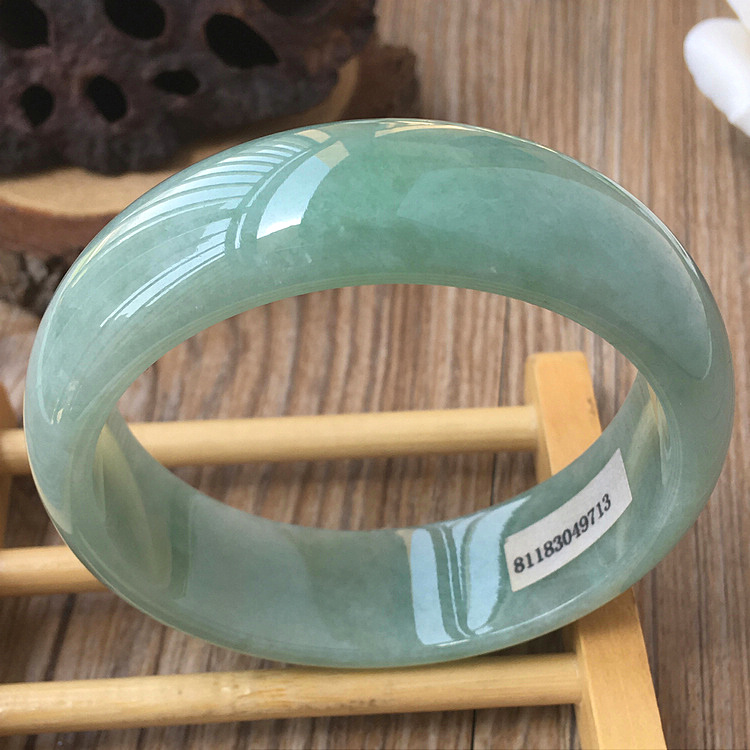 深绿翡翠手镯图片大全欣赏,深绿翡翠手镯图片大全-第1张图片-翡翠网 深绿翡翠手镯图片大全欣赏,深绿翡翠手镯图片大全-第1张图片-翡翠网