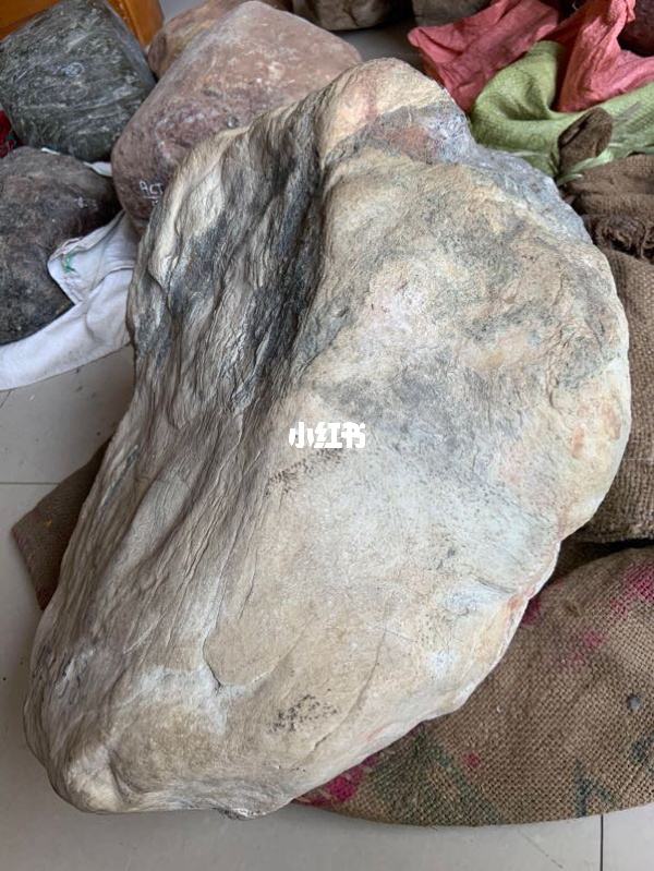 翡翠原石带皮翡翠原石带皮雕刻-第2张图片-翡翠网 翡翠原石带皮翡翠原石带皮雕刻-第2张图片-翡翠网