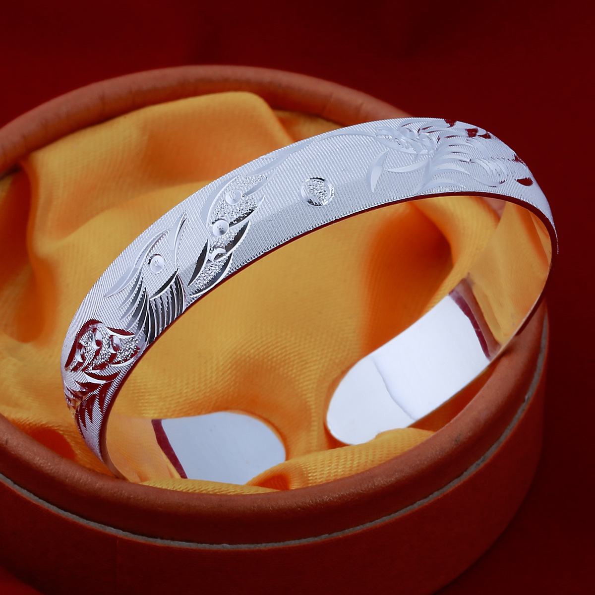 999银价今日价格多钱一克今日银价990多少钱一克-第2张图片-翡翠网 999银价今日价格多钱一克今日银价990多少钱一克-第2张图片-翡翠网