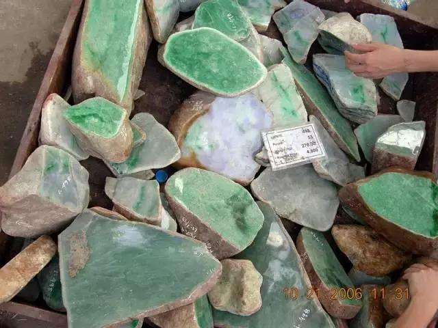 翡翠原石必须经过缅甸政府吗,翡翠原石必须经过缅甸政府吗知乎-第2张图片-翡翠网 翡翠原石必须经过缅甸政府吗,翡翠原石必须经过缅甸政府吗知乎-第2张图片-翡翠网