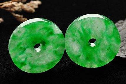 注胶翡翠的特征注胶翡翠知识-第2张图片-翡翠网 注胶翡翠的特征注胶翡翠知识-第2张图片-翡翠网