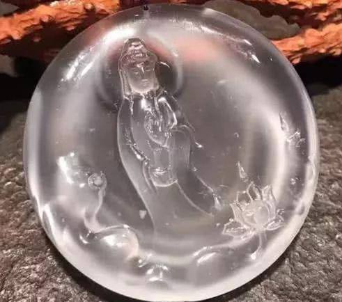 怎样识别假翡翠面的知识翡翠如何鉴定真假?记住这些知识点! 张-第1张图片-翡翠网 怎样识别假翡翠面的知识翡翠如何鉴定真假?记住这些知识点! 张-第1张图片-翡翠网