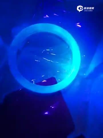 蓝色的翡翠手镯,蓝色的翡翠手镯 多少钱-第2张图片-翡翠网