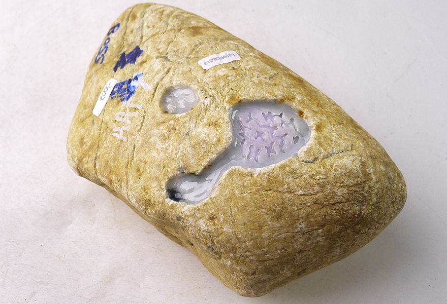 白沙皮翡翠原石紫罗兰值钱吗,白沙皮翡翠原石紫罗兰-第2张图片-翡翠网 白沙皮翡翠原石紫罗兰值钱吗,白沙皮翡翠原石紫罗兰-第2张图片-翡翠网