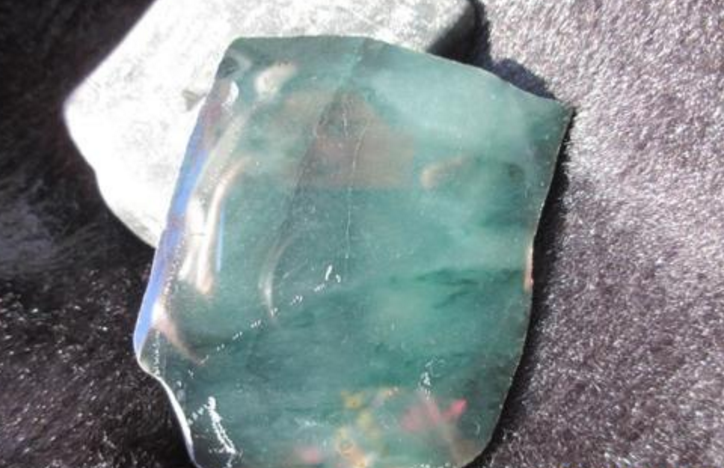 昆明冰糯翡翠原石多少钱昆明冰糯翡翠原石多少钱一斤-第1张图片-翡翠网 昆明冰糯翡翠原石多少钱昆明冰糯翡翠原石多少钱一斤-第1张图片-翡翠网