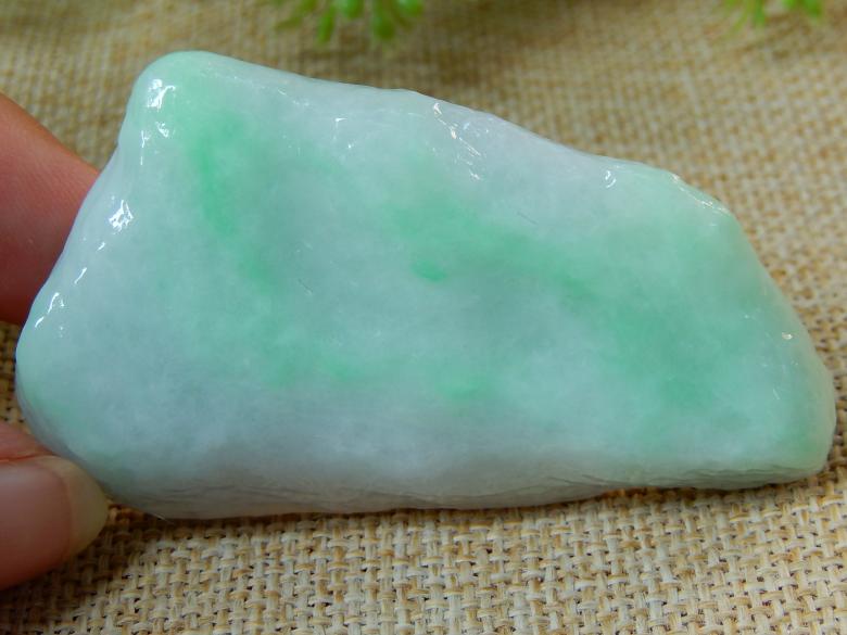 昆明冰糯翡翠原石多少钱昆明冰糯翡翠原石多少钱一斤-第2张图片-翡翠网 昆明冰糯翡翠原石多少钱昆明冰糯翡翠原石多少钱一斤-第2张图片-翡翠网