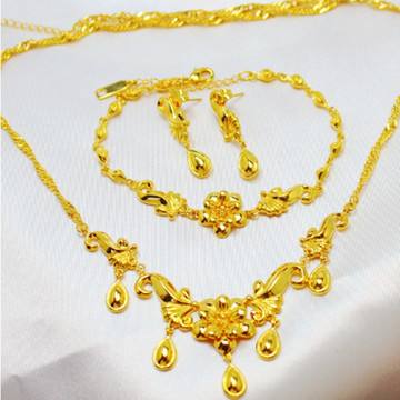 新娘黄金首饰图片白色婚纱,新娘黄金首饰图片-第1张图片-翡翠网