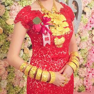 新娘黄金首饰图片白色婚纱,新娘黄金首饰图片-第2张图片-翡翠网